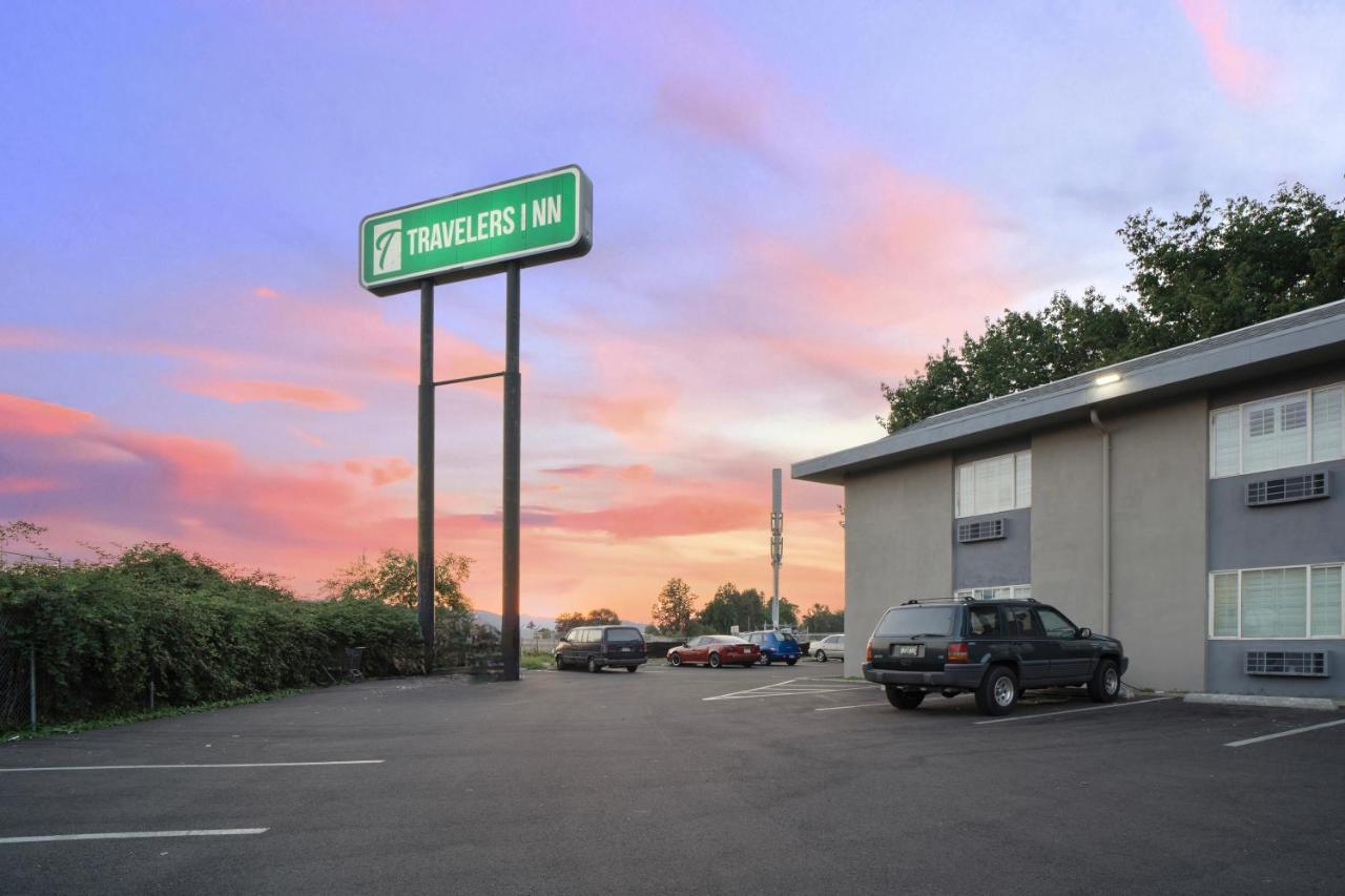 Travelers Inn Medford Buitenkant foto